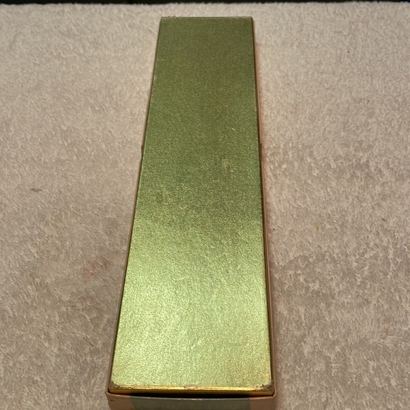 Avon. Vintage 6 cakes of soap. Bow shaped. NIB - Picture 3 of 9